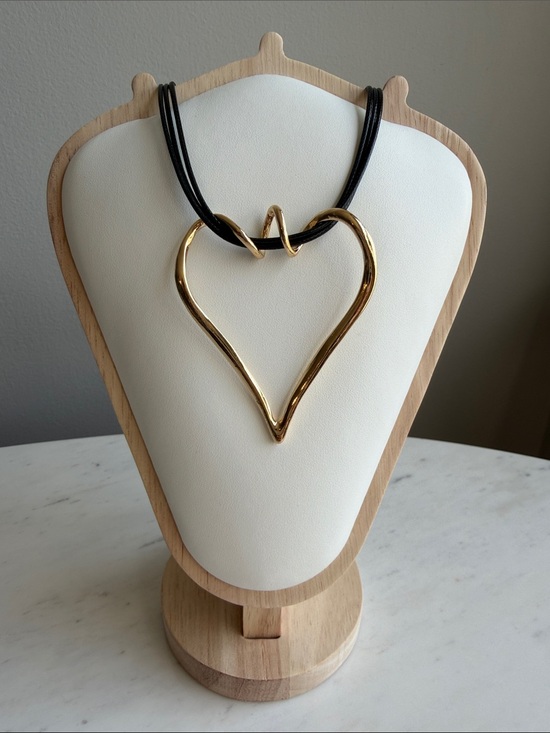 SHEIN Jewelry - Gold tone metal spiral heart shaped pendant Necklace- romantic , art deco